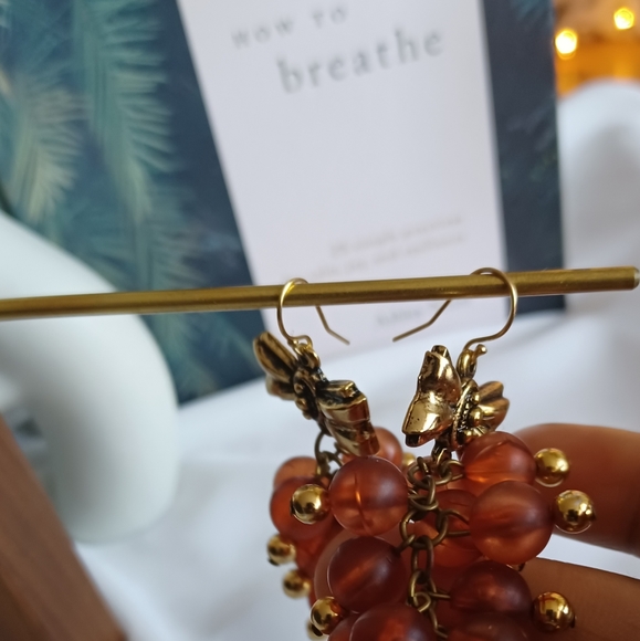 Vintage Gold/Champagne Cluster Earrings - Picture 6 of 7